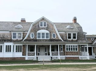 49 Quaquanantuck Ln, Quogue, NY 11959