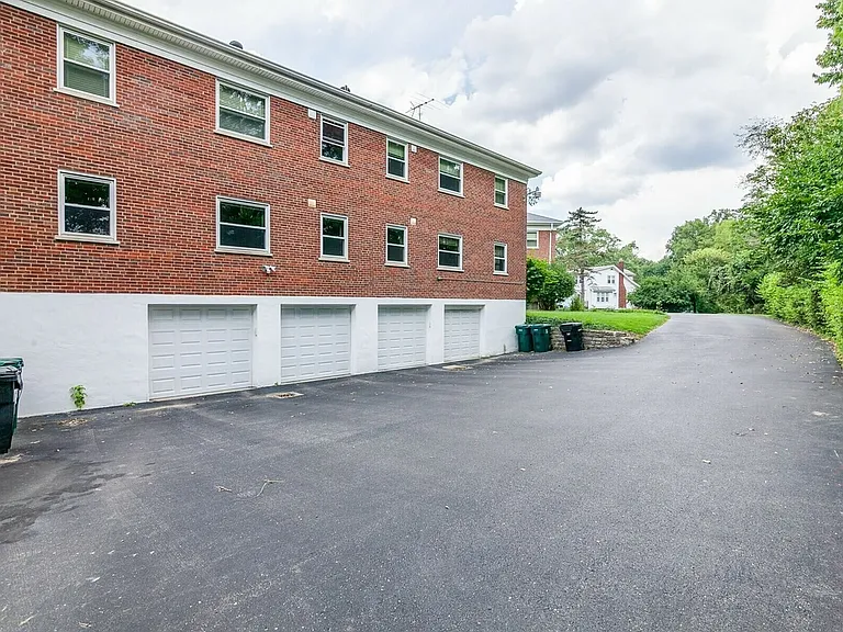 3830-3832 Ault Park Ave — Photo 14