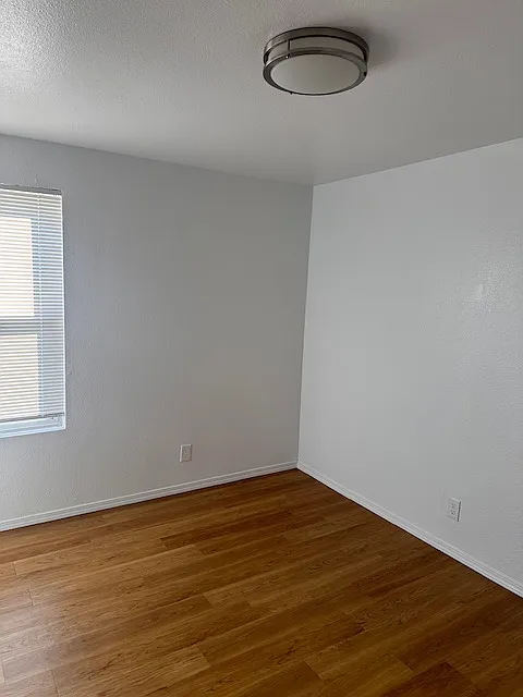 3 bed, 1300 sqft, $1,700 — Photo 4
