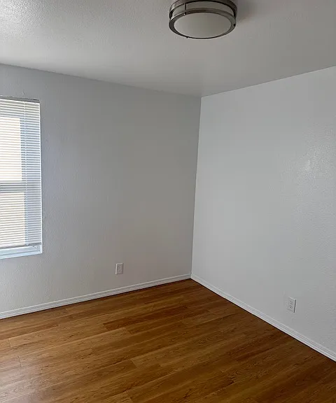 1415 E South St — Photo 4