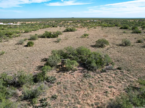 TBD CR 1957 LOT G&F, Carrizo Springs, TX 78834