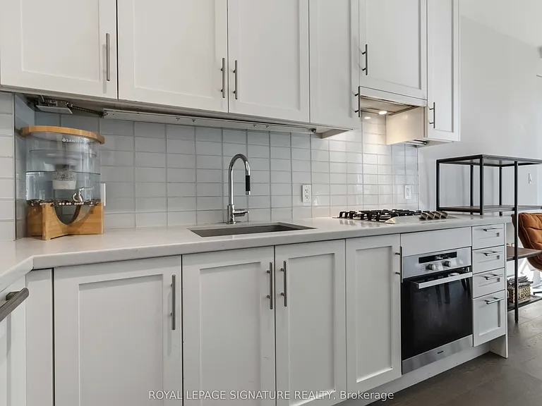 29 Queens Quay E #518 — Photo 3