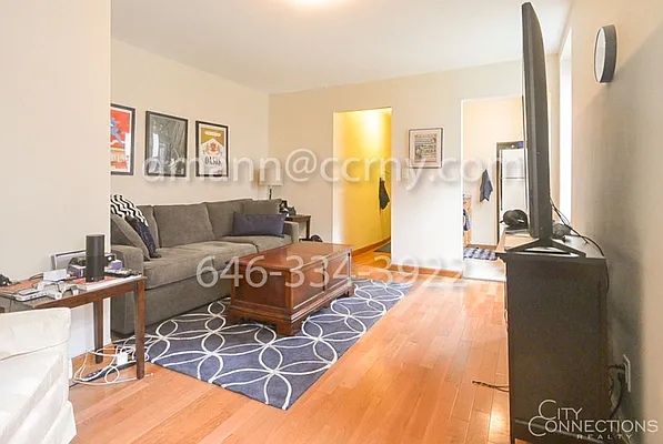 Rented by City Connections Realty | media 10