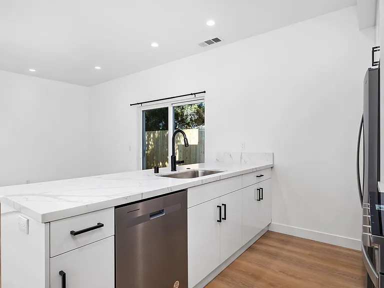 5247 Rincon St — Photo 12