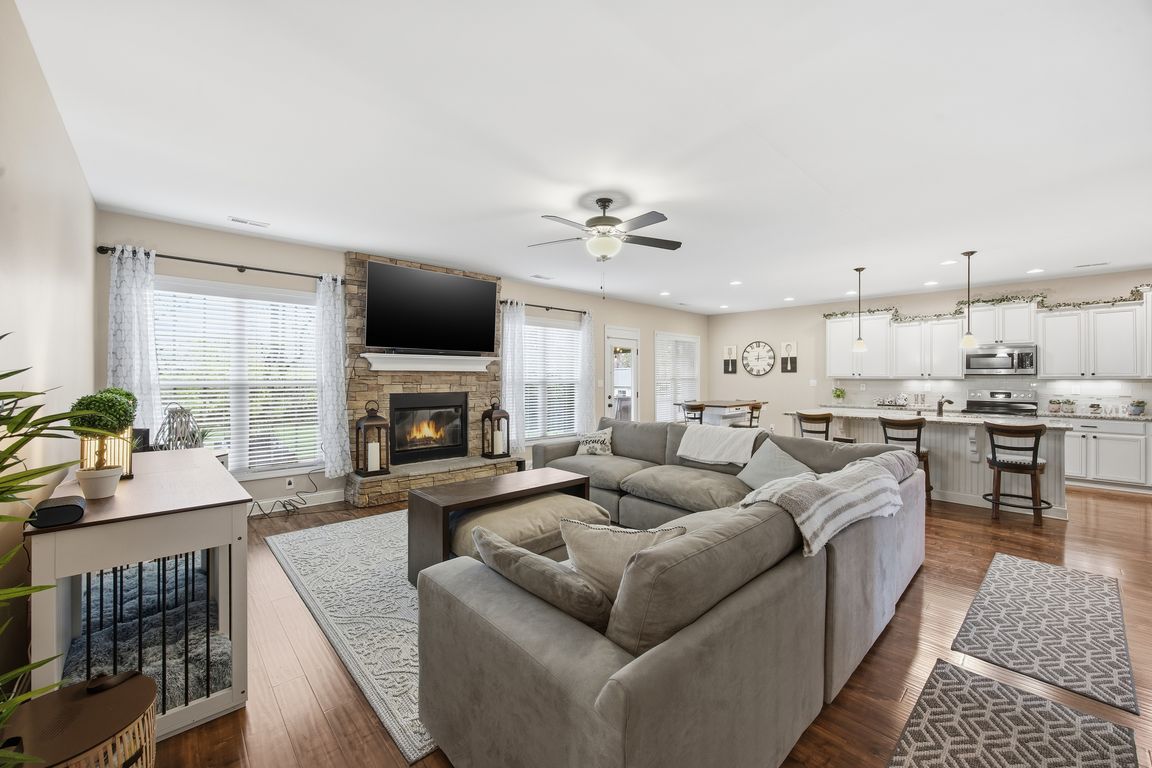 next background image