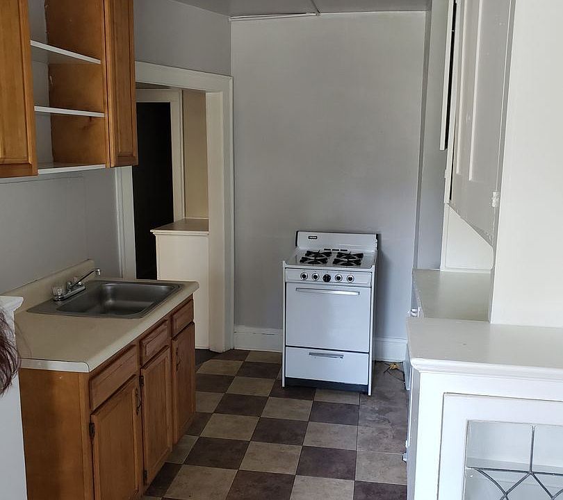 2nd image of 11105 Fortune Ave #10