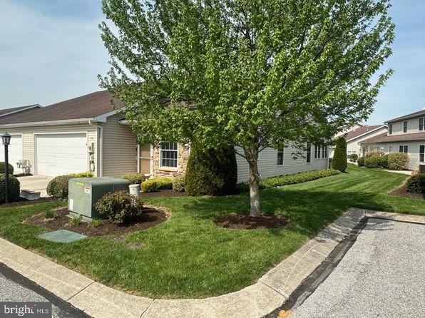 442 Parkview Ln, Hanover, PA 17331