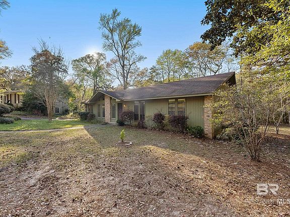 4th image of 208 Confederate Dr N