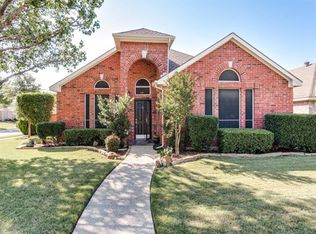 1061 Summit Park, Lewisville, TX 75077
