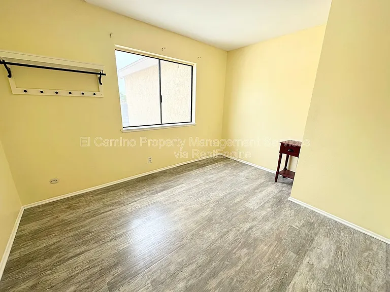 955 W Lamark Ln — Photo 8
