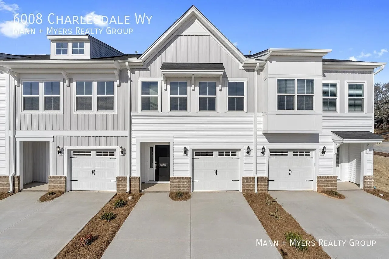 2 bed, 2.5 bath, 1678 sqft, $1,795 — Photo 1