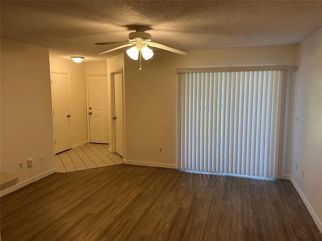 3 bed, 2.0 bath, 1100 sqft, $1,650 — Photo 2