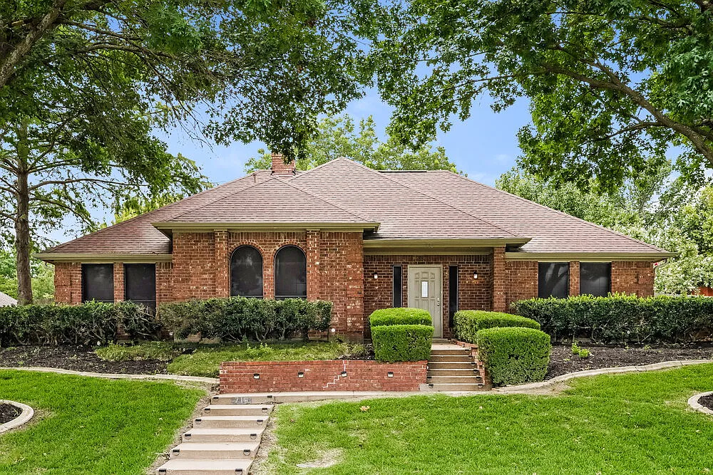 3 bed, 2.0 bath, 2235 sqft, $2,550 — Photo 1