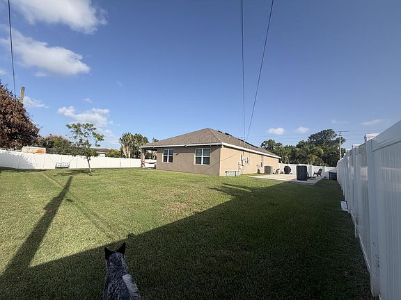 4th image of 103 SW Oakridge Drive