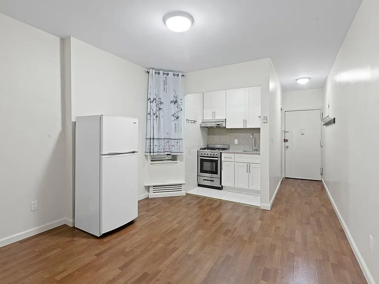 14 Orchard St #3E — Photo 4