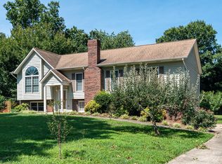 1851 Plaza Dr, Hickory, NC 28602