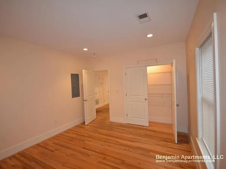 27 Lothrop St #5 — Photo 6