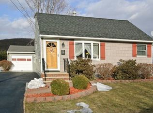 8 Sunset Dr, Wharton, NJ 07885