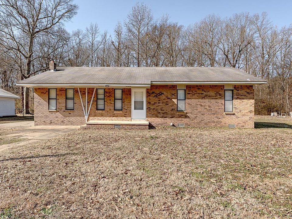1st image of 2420 Hillcrest Dr