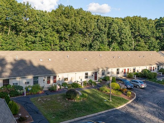 3rd image of 565 Smithfield Rd APT C9