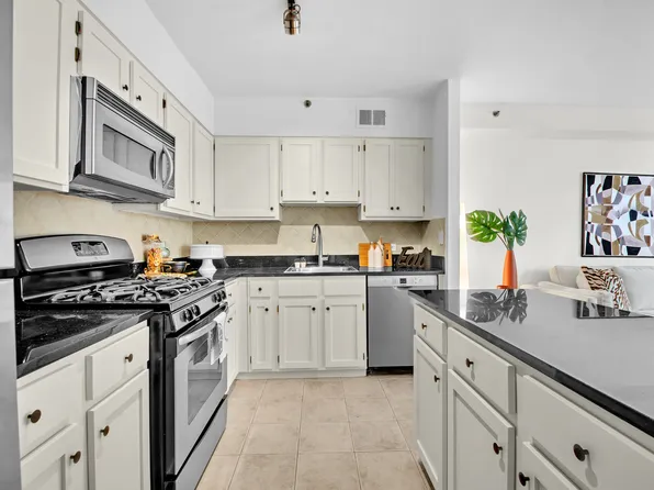 2235 Frederick Douglas Boulevard 2L image 3 of 9