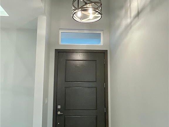 5th image of 2001 Stardust Ln