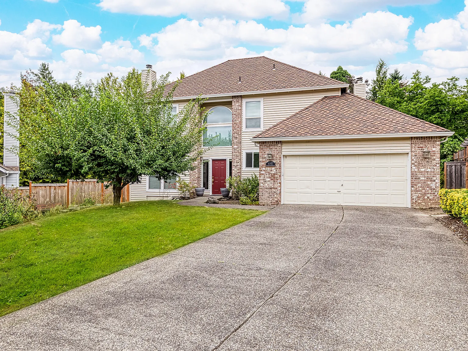 4 bed, 2.5 bath, 2174 sqft, $3,775 — Photo 1