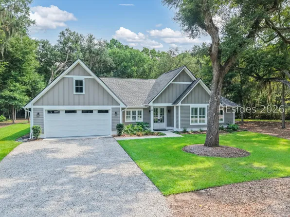 24 Alumni Rd, Beaufort, SC 29907