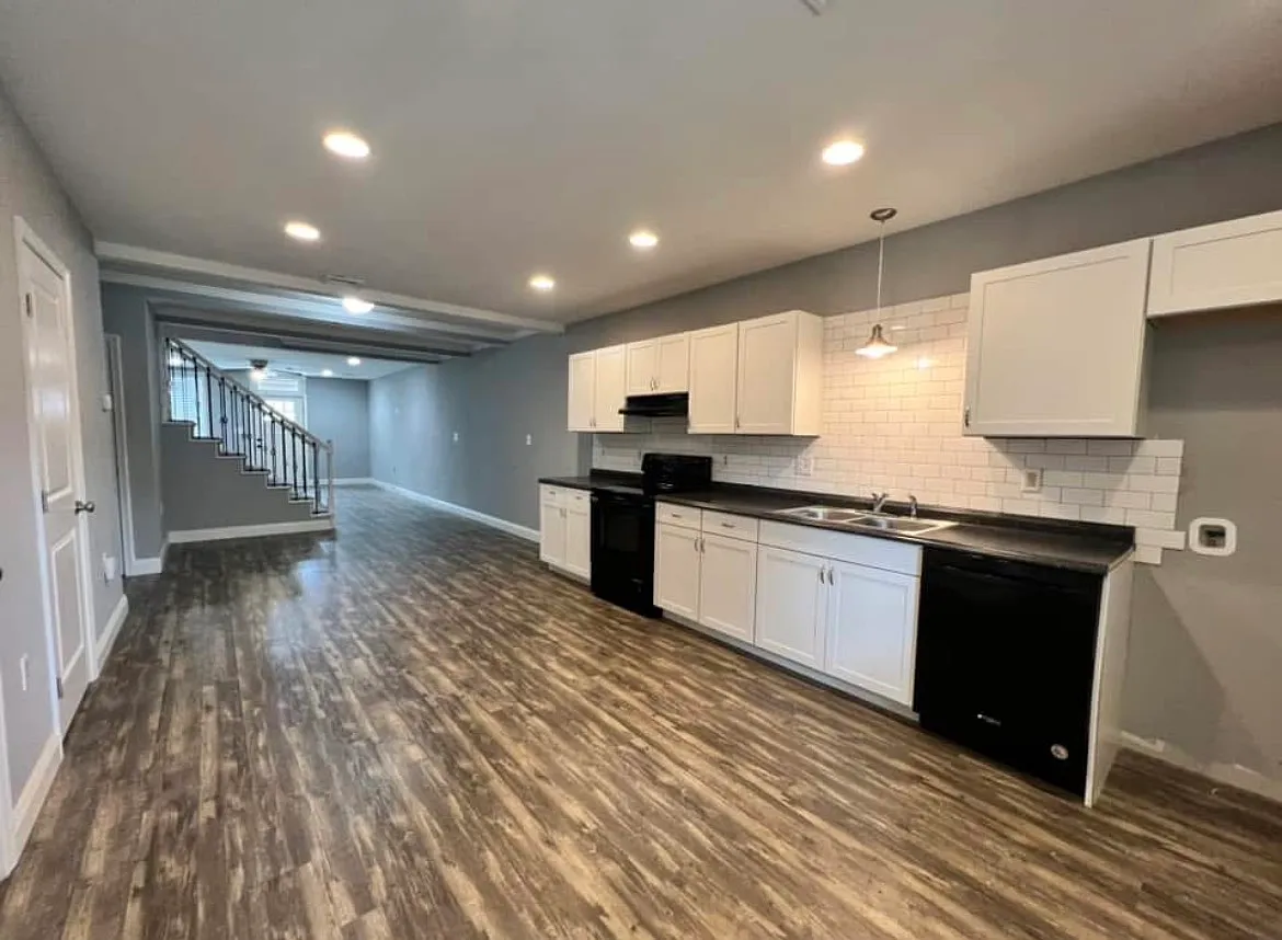 3 bed, 2.5 bath, 2000 sqft, $1,900 — Photo 2