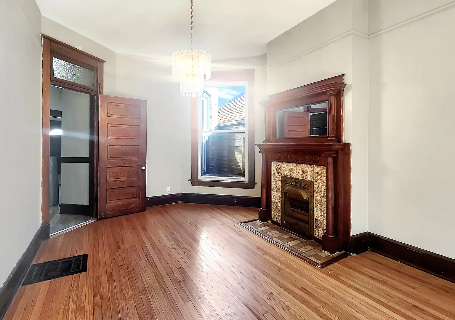 4 bed, 1400 sqft, $1,800 — Photo 4
