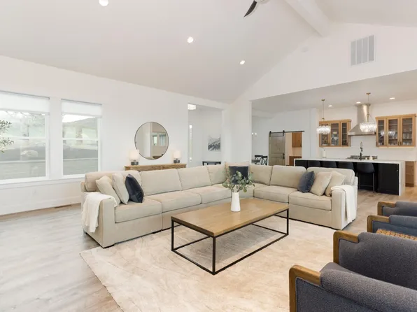 13646 SW Meadowlark Ln, Powell Butte, OR 97753