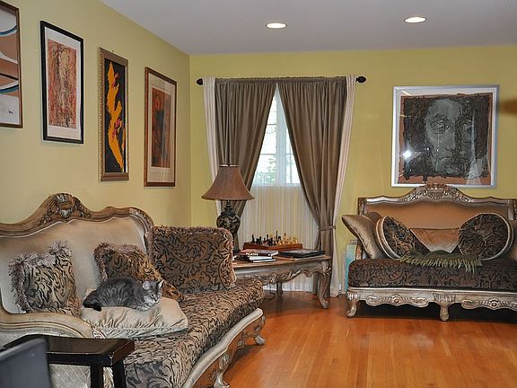 5th image of 9-10 Arnot Pl #1X