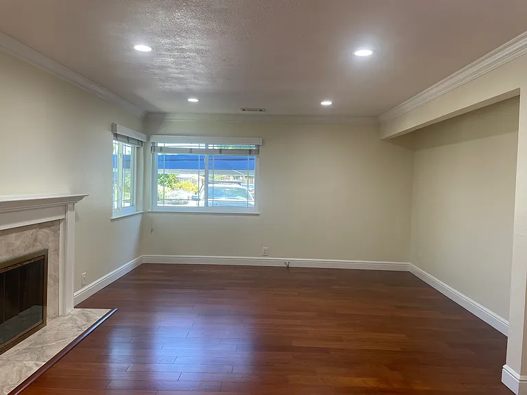 2168 Ventura Pl — Photo 1