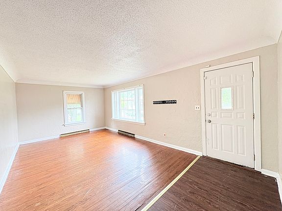 5th image of 1727 Marne Ave