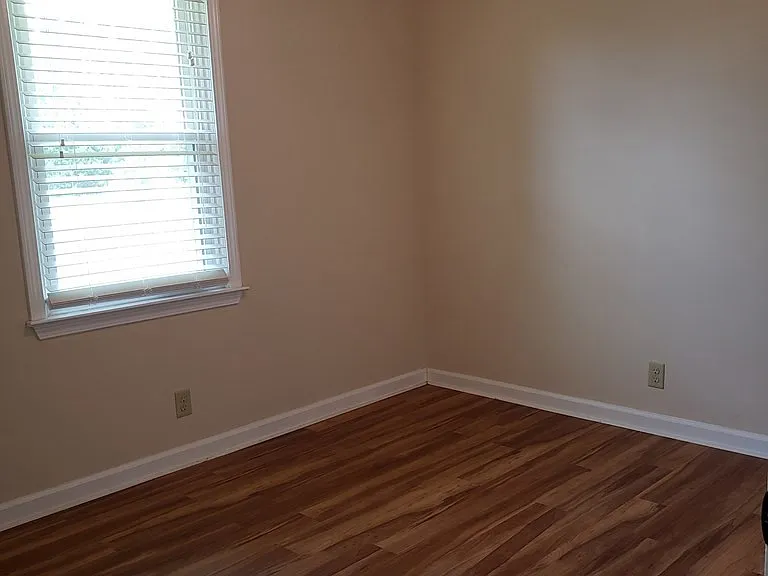 5050 Queen Chapel Rd — Photo 8
