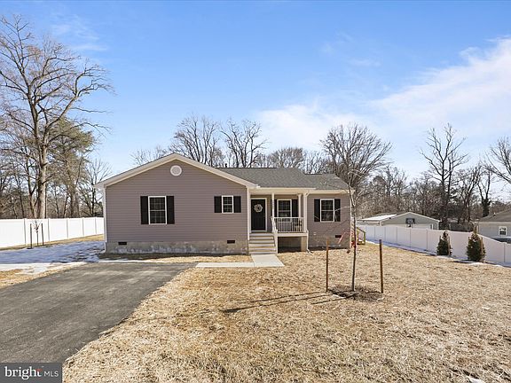 3rd image of 14405 Pine Ln