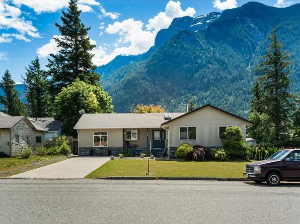 574 Park St, Hope, BC V0X 1L4
