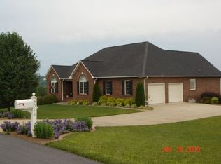 5016 Ridgeland Dr, Hickory, NC 28602