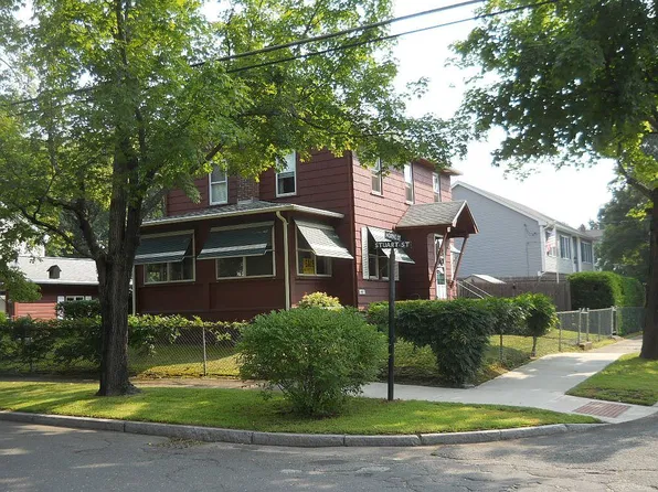 45 Stuart St, Springfield, MA 01119
