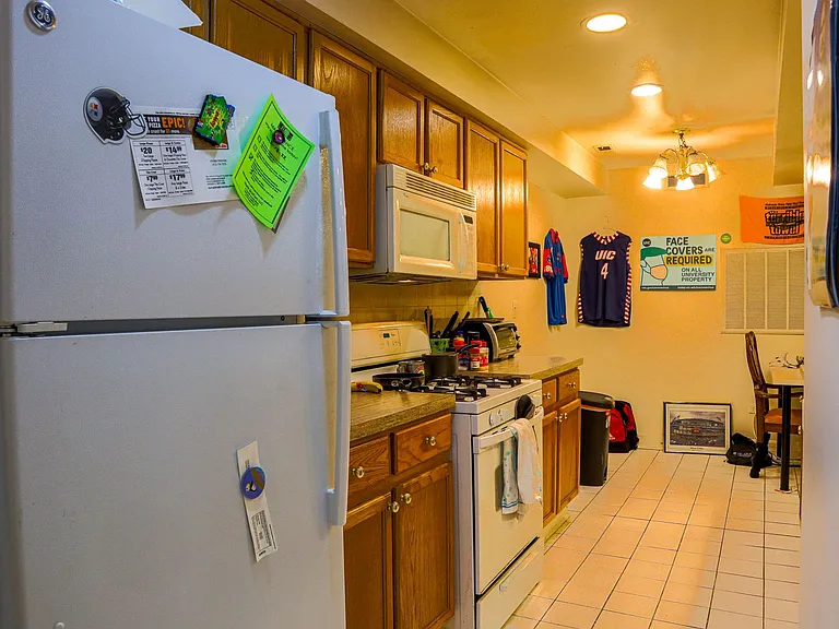 715 S Claremont Ave — Photo 8