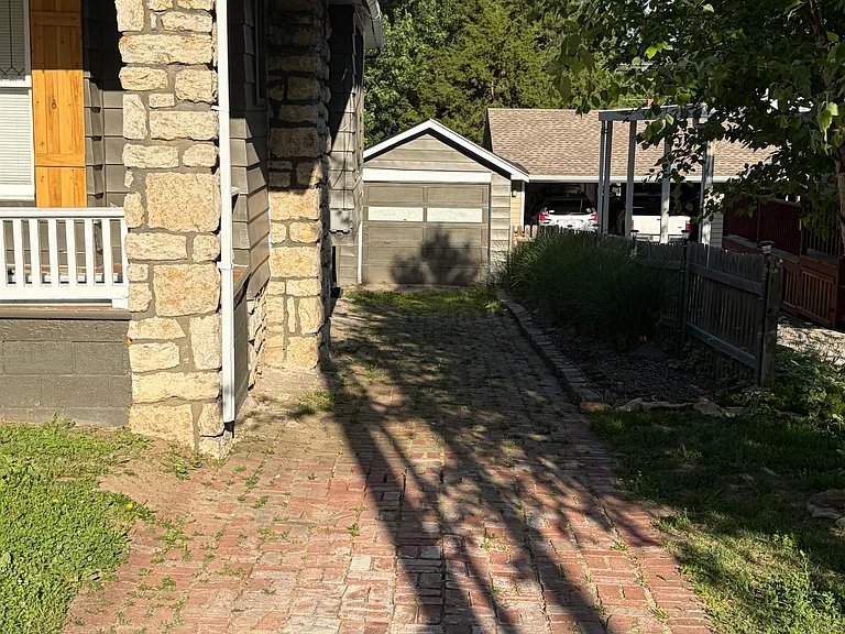 550 S Arlington Ave — Photo 14