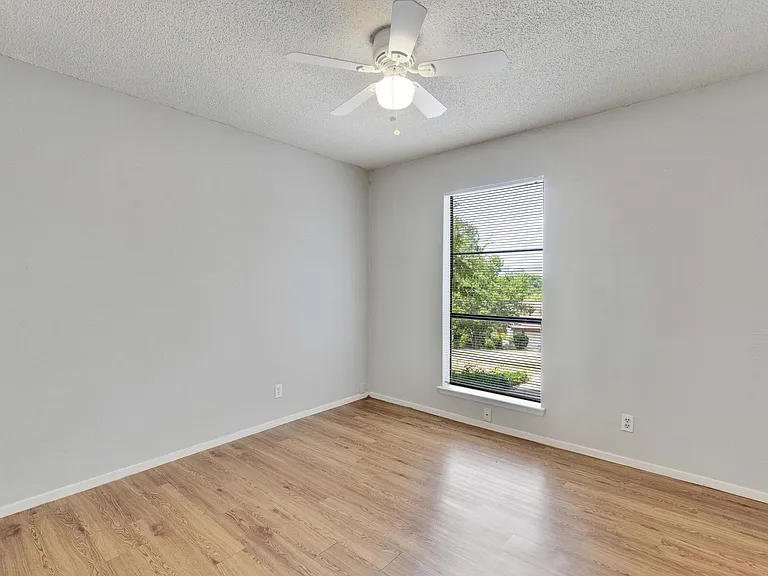 1714 Timber Ridge Dr — Photo 15