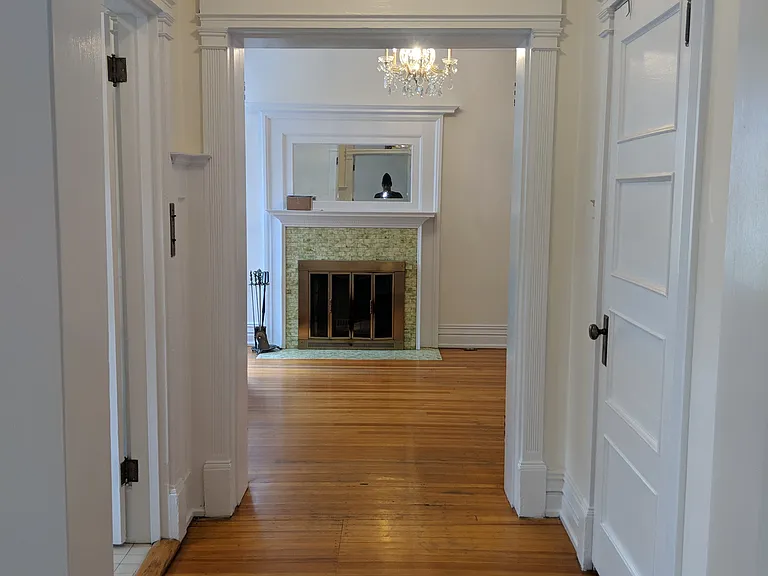 835 N Ogden St — Photo 4