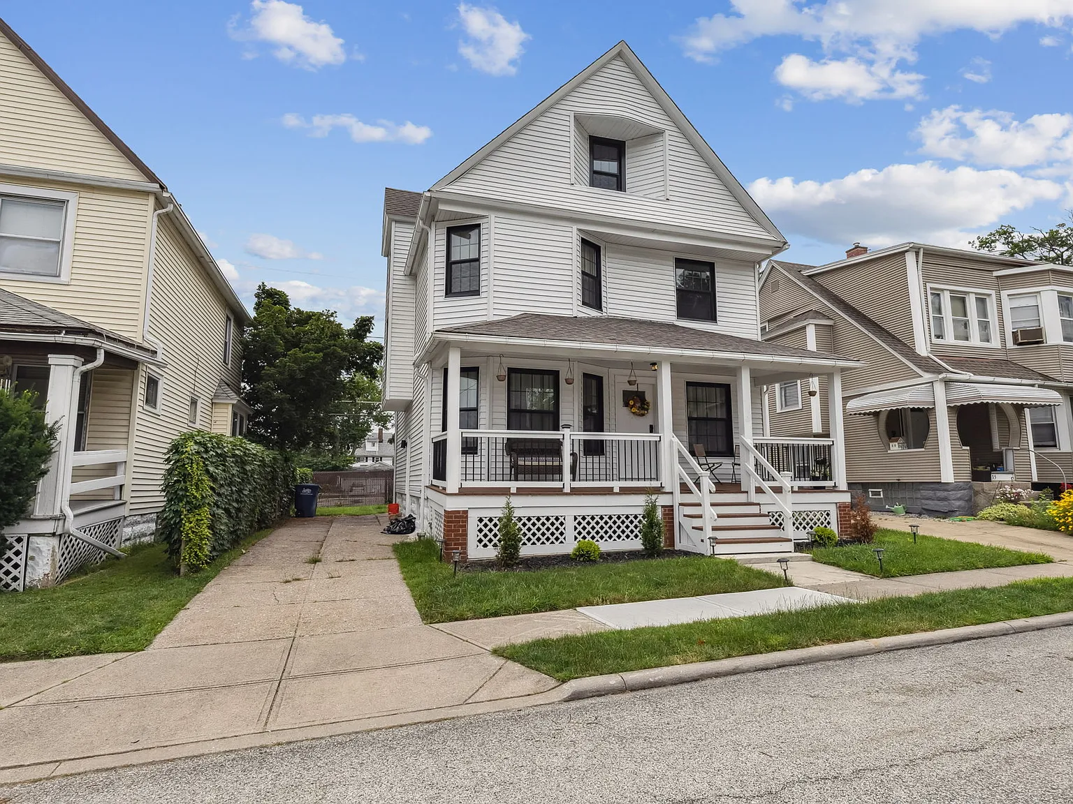 1433 Olivewood Ave — Photo 2