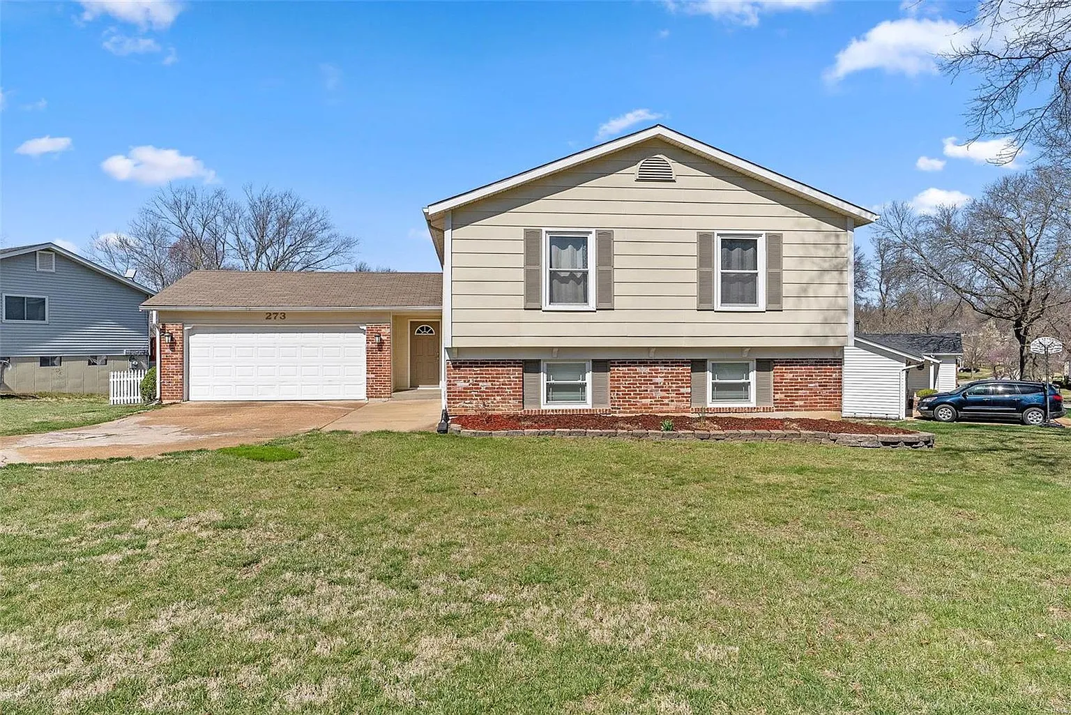 273 Brightfield Dr photo 1