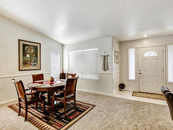 2nd image of 899 Autumn Ln