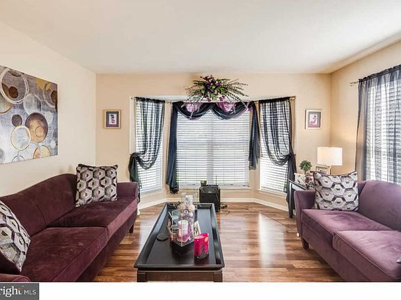 4th image of 1795 Whispering Woods Dr