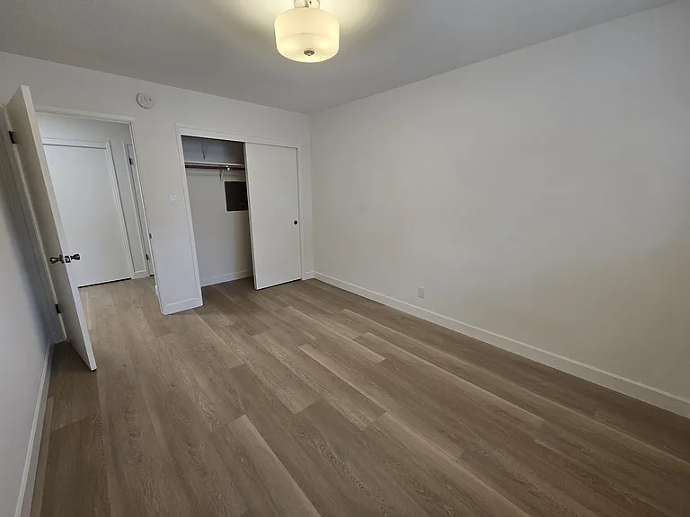 910 Academy Ave — Photo 13