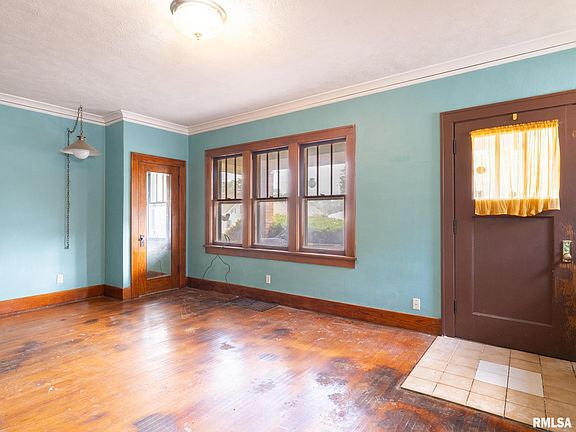 3rd image of 733 E McClure Ave