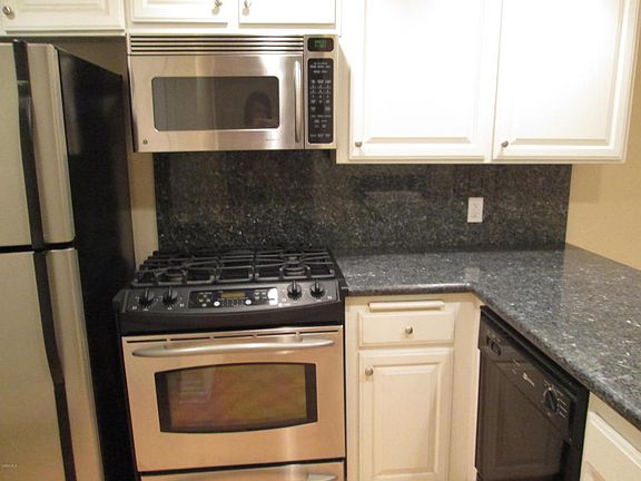 5th image of 5249 Colodny Dr Unit 3